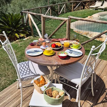 Olivemare Bed & Breakfast 4*
